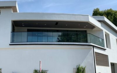 Glass Glazing in Vila Park CA